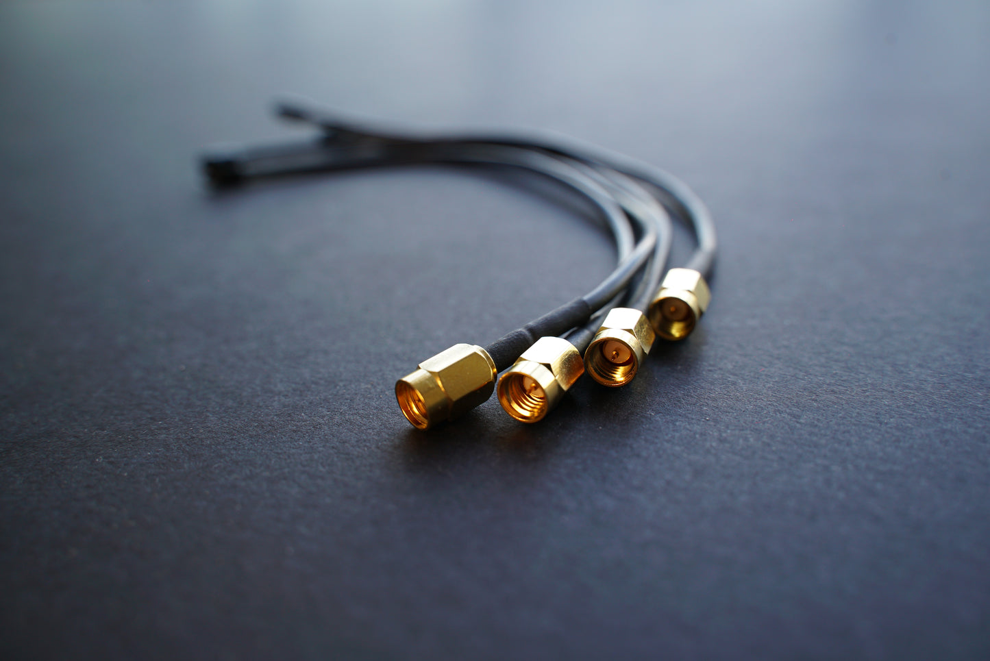 Flexible antenna for transmitters with SSMA connectors