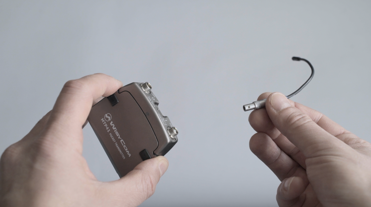 Flexible antenna for transmitters with Lemo connectors (Wisycom, Sennheiser, Zaxcom).