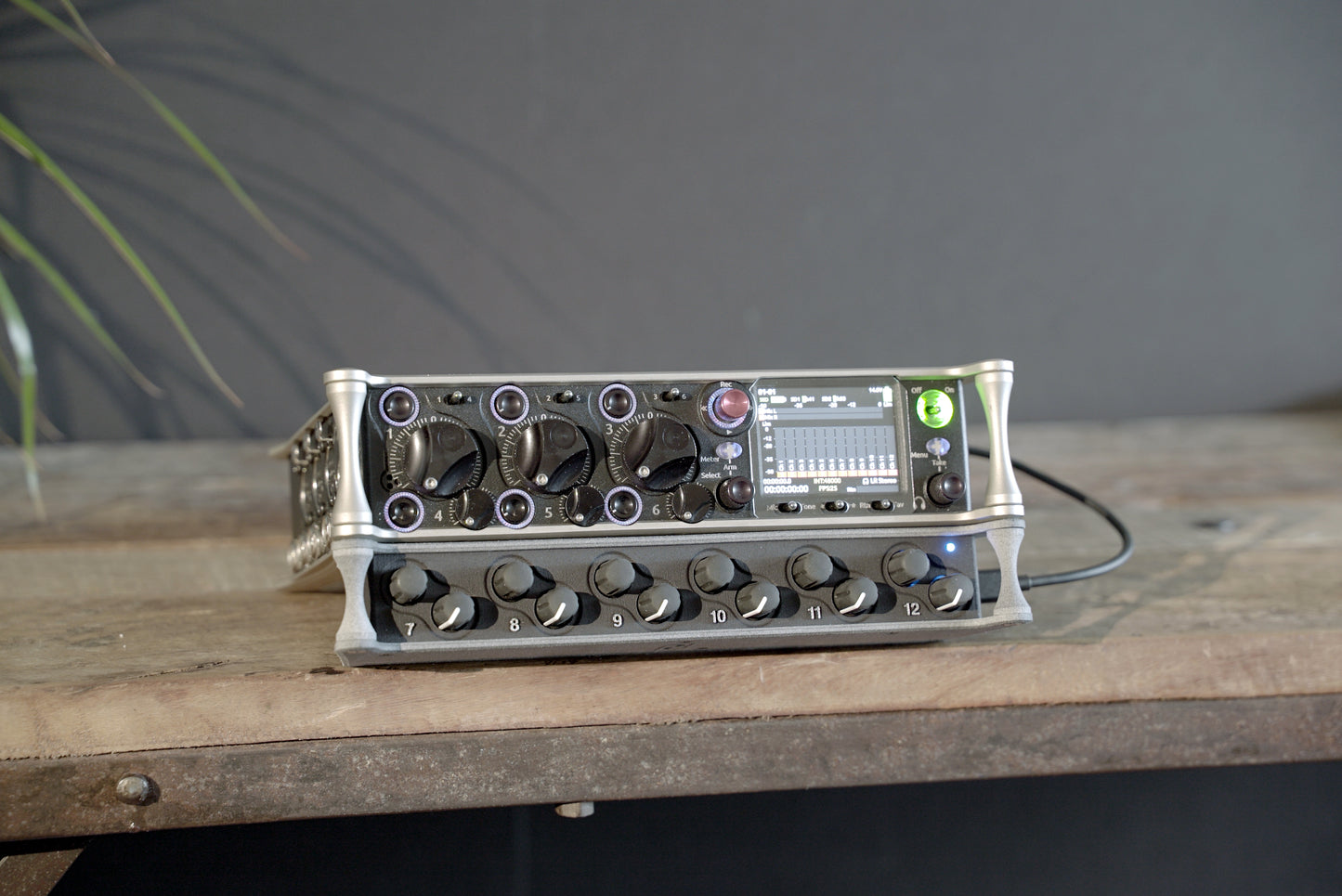 712 External Controller for 833 recorders with +4 Plugin